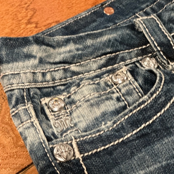 Miss Me Gold Embellished Skinny Style NO:JE8039CKR Size 28 - Picture 13 of 15